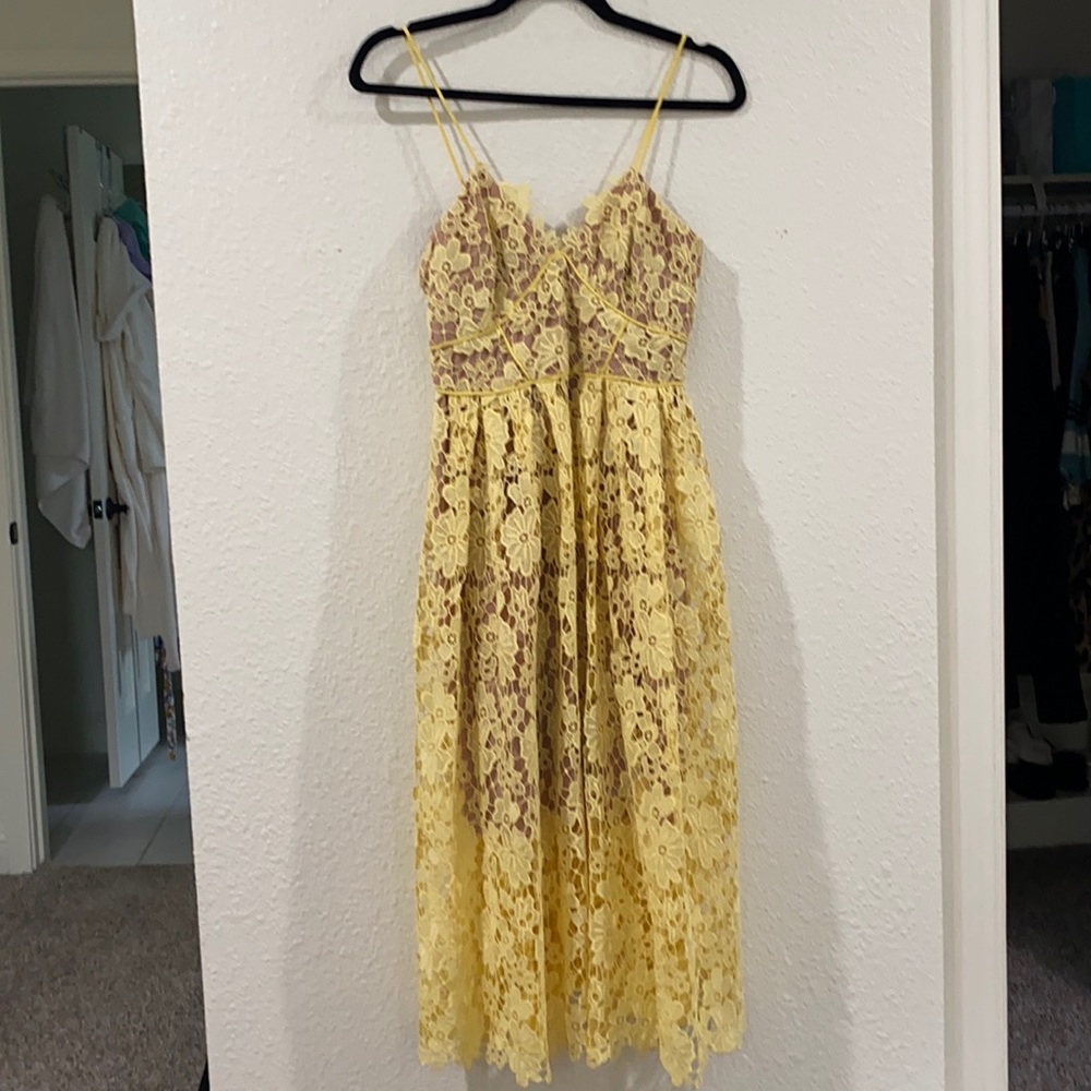 Donna Moran yellow lace size 2